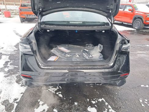 New 2026 Nissan Sentra SR w/ SR Premium Package FWD image 24
