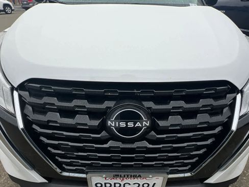 Used 2024 Nissan Kicks S image 8