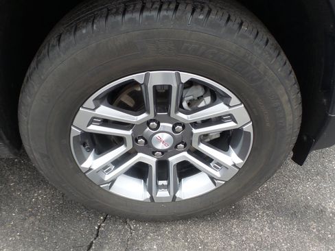 Used 2025 GMC Terrain Elevation image 2