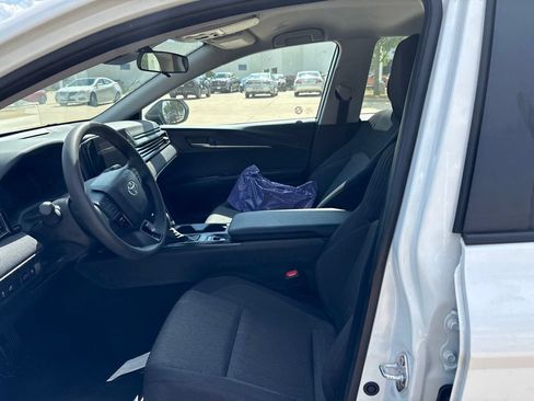 Used 2025 Toyota Camry LE FWD image 12