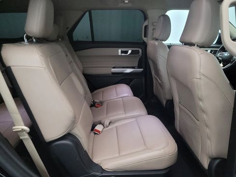 Used 2023 Ford Explorer XLT w/ Equipment Group 202A image 19