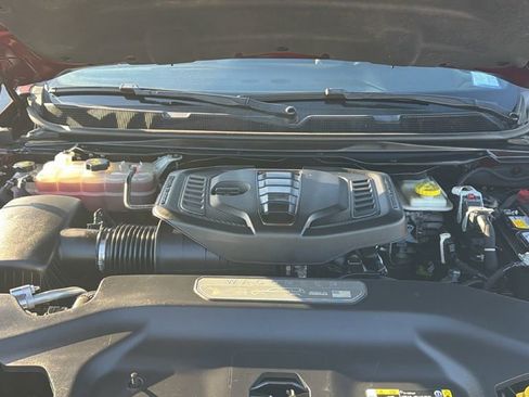 Used 2024 Jeep Wagoneer Series II w/ Flexible Seating Group RWD image 32