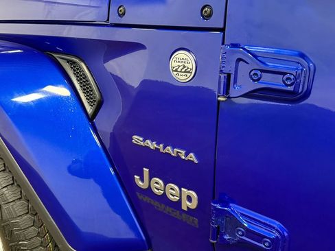Used 2018 Jeep Wrangler Unlimited Sahara AWD/4WD image 52