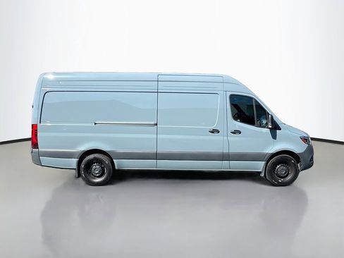 Used 2024 Mercedes-Benz Sprinter 2500 image 4