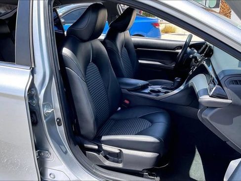 Used 2021 Toyota Camry SE FWD image 6