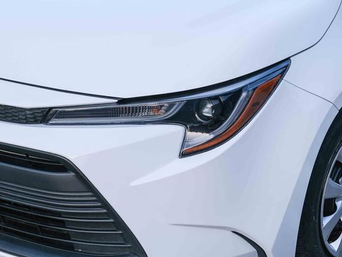 Used 2024 Toyota Corolla LE FWD image 12