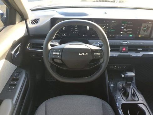 Used 2025 Kia K4 EX image 15