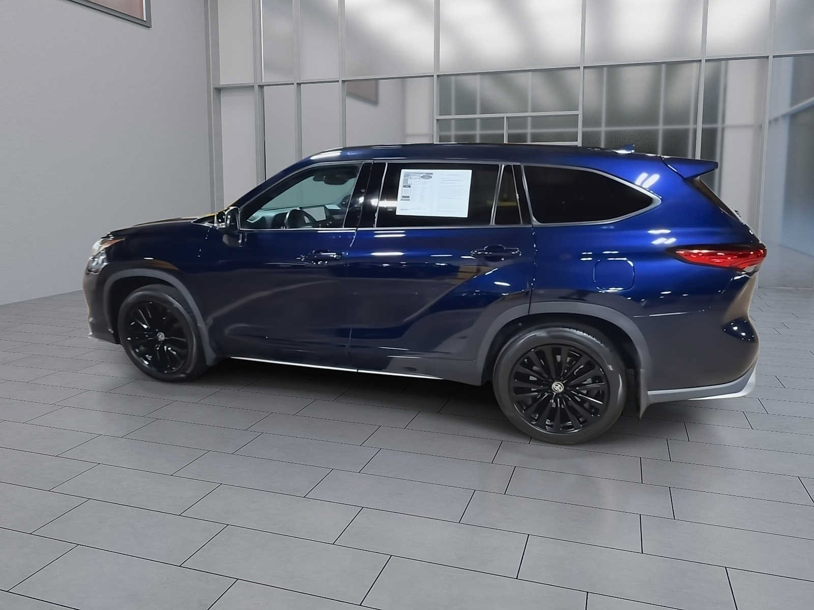 Used 2023 Toyota Highlander XSE AWD/4WD image 6