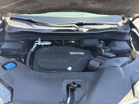 Used 2017 Honda Pilot Touring image 10
