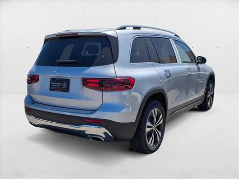 New 2025 Mercedes-Benz GLB 250 image 2