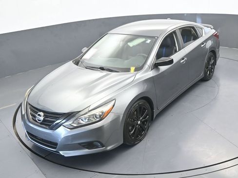 Used 2018 Nissan Altima 2.5 SR w/ SR Midnight Edition image 47