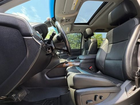 Used 2019 Chevrolet Tahoe LT AWD/4WD image 2