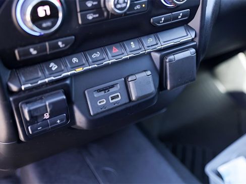 Used 2021 Chevrolet Silverado 1500 LT image 23