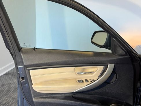 Used 2015 BMW 320i xDrive 320i xDrive Sedan 4D image 12