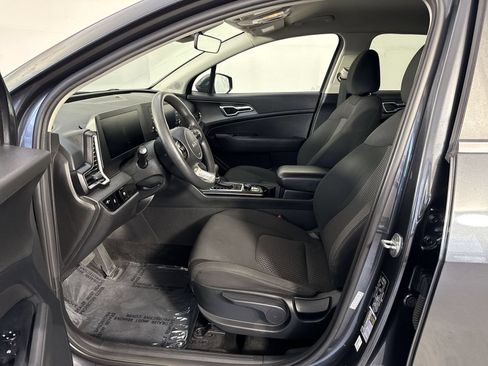 Used 2023 Kia Sportage LX AWD/4WD image 4