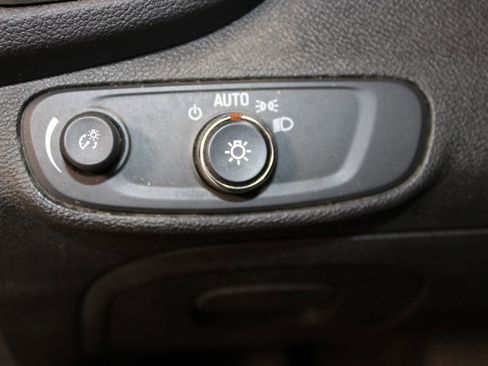 Used 2017 Chevrolet Trax LT image 19