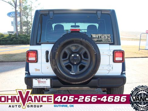 Used 2022 Jeep Wrangler Sport image 9