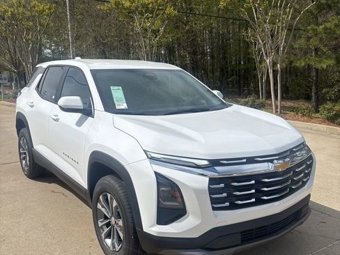 New 2026 Chevrolet Equinox LT w/ Convenience Package II image 3