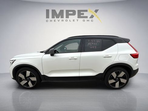 Used 2023 Volvo XC40 Recharge Ultimate AWD/4WD image 2