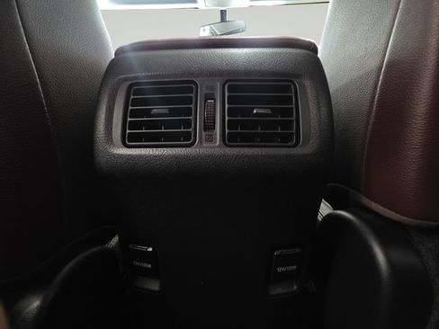 Used 2015 Toyota 4Runner Limited w/ Four Season Floor Mat Package AWD/4WD image 28