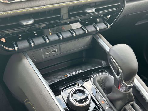 New 2026 Chevrolet Colorado ZR2 w/ ZR2 Bison Edition image 25