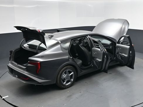 New 2025 Kia K4 LXS image 18