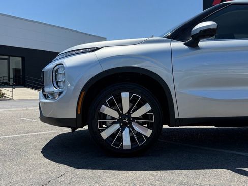 New 2026 Mitsubishi Outlander SE AWD/4WD image 4