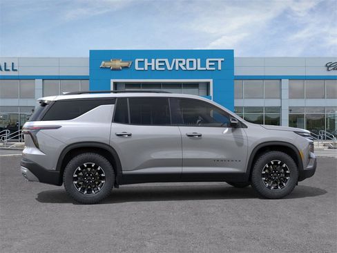 New 2026 Chevrolet Traverse Z71 w/ Enhanced Driving Package image 5