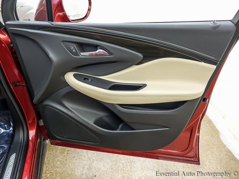 Used 2019 Buick Envision Essence image 24