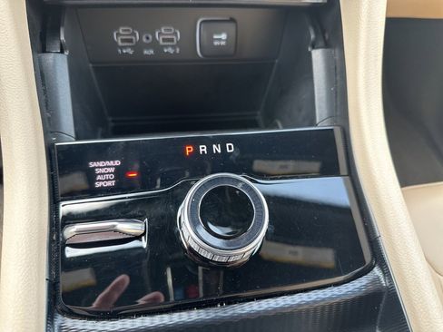 Used 2024 Jeep Grand Cherokee Limited image 48