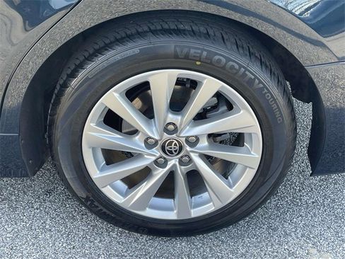 Used 2021 Toyota Camry LE image 24