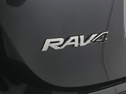 Used 2017 Toyota RAV4 XLE image 10