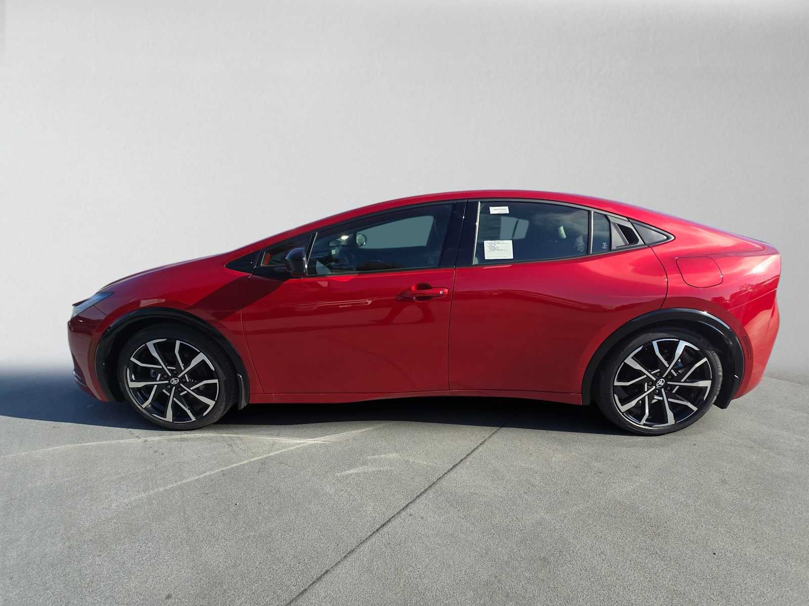 New 2027 Toyota Prius Plug-In Hybrid FWD image 6