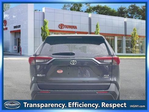 Used 2023 Toyota RAV4 XLE Premium AWD/4WD image 7
