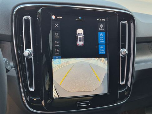 Used 2023 Volvo XC40 Recharge Plus AWD/4WD image 22