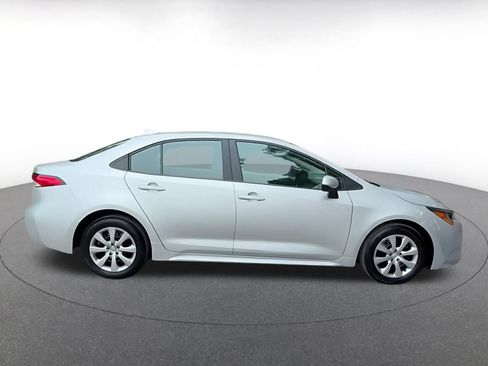 Used 2025 Toyota Corolla LE FWD image 16