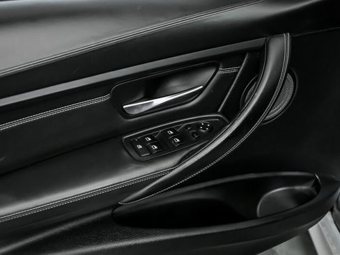 Used 2015 BMW M3 RWD image 15