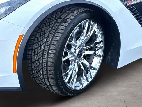 Used 2015 Chevrolet Corvette Z06 w/ 2LZ Preferred Equipment Group image 24