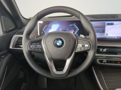 Used 2026 BMW X5 sDrive40i w/ Premium Package image 13