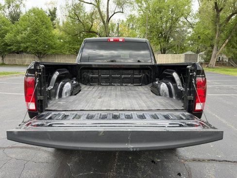 Used 2018 RAM 1500 Express AWD/4WD image 31
