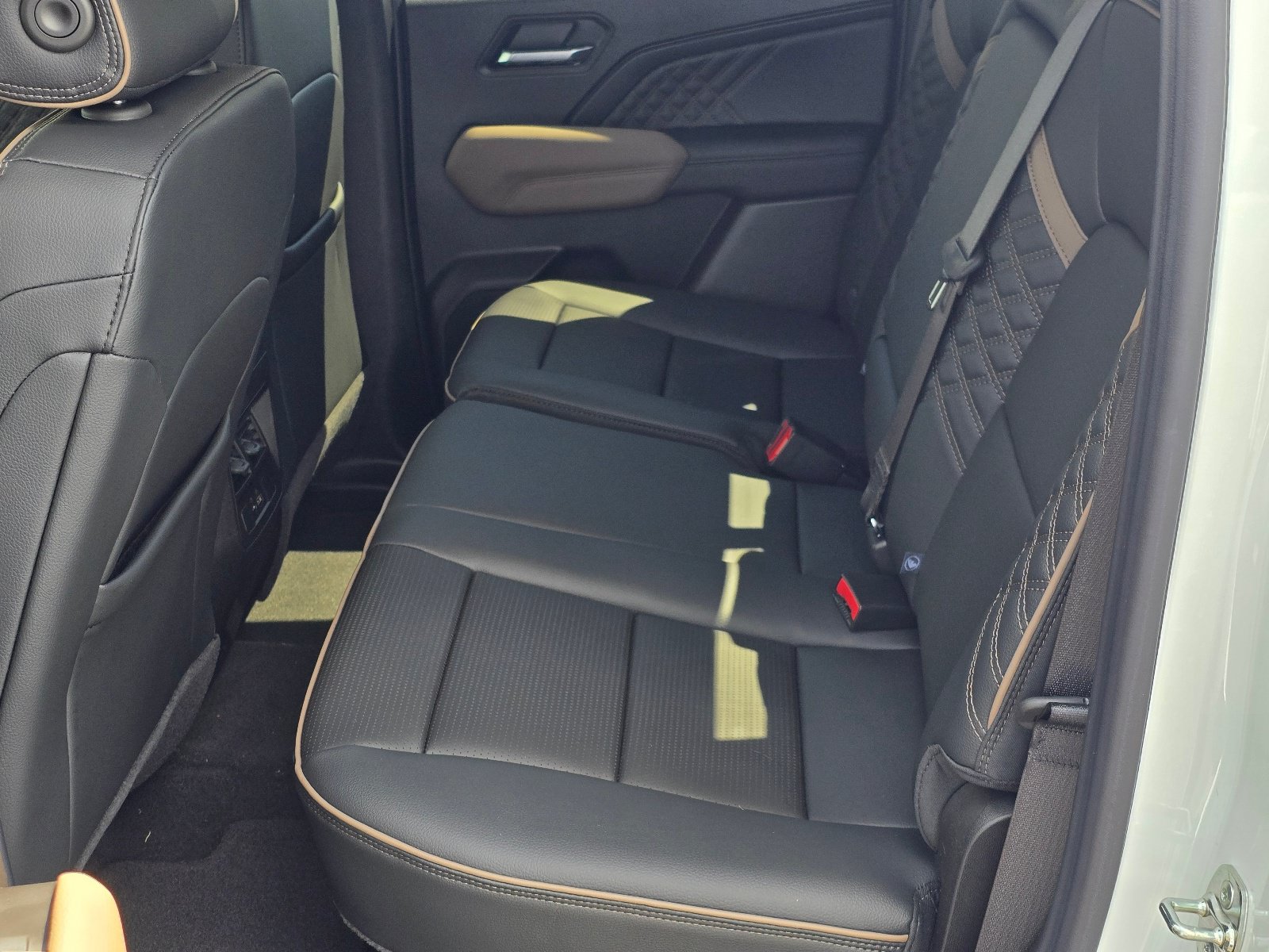 New 2026 GMC Canyon Denali AWD/4WD image 16