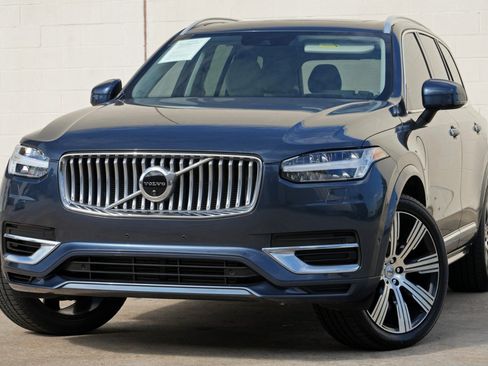 Used 2022 Volvo XC90 T8 Inscription w/ Advanced Package AWD/4WD image 3