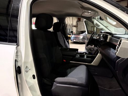 Used 2023 Toyota Tundra SR5 w/ SR5 Convenience Package AWD/4WD image 27