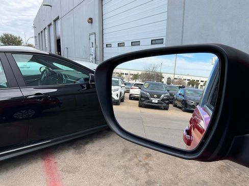 Used 2022 Nissan Frontier SV image 19