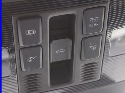 Used 2022 Volkswagen Atlas Cross Sport SEL R-Line image 30