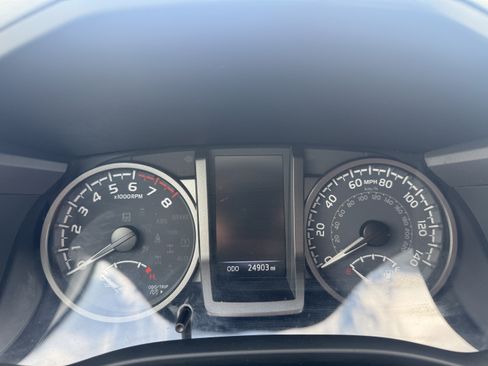 Used 2023 Toyota Tacoma TRD Off-Road AWD/4WD image 30