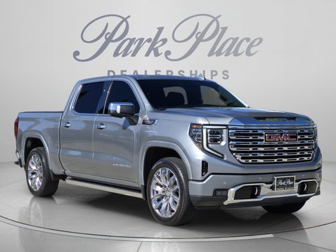 Used 2024 GMC Sierra 1500 Denali w/ Denali Reserve Package AWD/4WD image 7