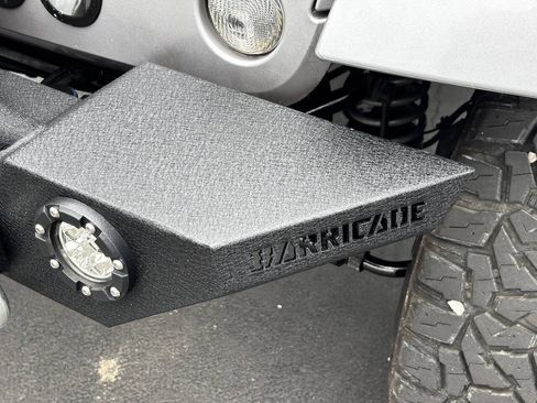 Used 2014 Jeep Wrangler Unlimited Sahara w/ Dual Top Group AWD/4WD image 12