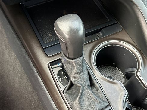 Used 2023 Toyota Camry SE image 24