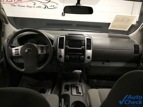 Used 2015 Nissan Frontier SV AWD/4WD image 25